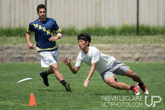 2012 USAU D-I College Championships Sunday Action