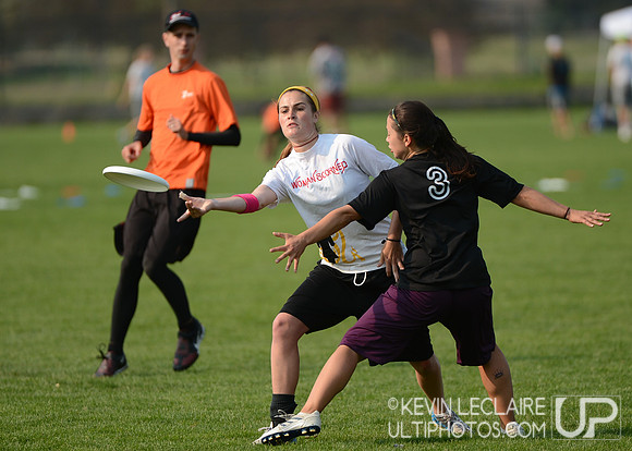 2012 USAU D-I College Championships Saturday Action
