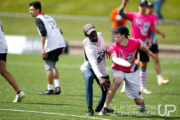 Day 2 of USA Ultimate 2022 D-III College Championships