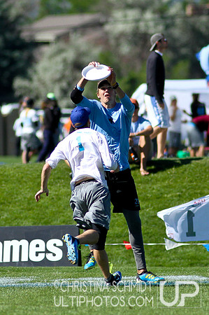 2012 USAU D-I College Championships Sunday Qtrs Action