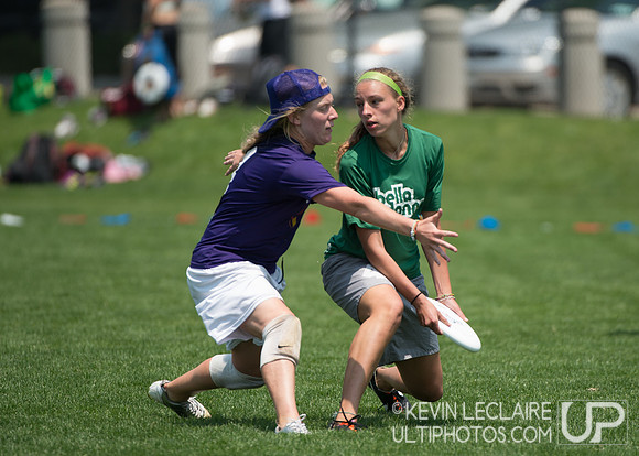 2012 USAU D-I College Championships Saturday Action