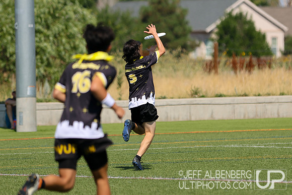 Pool play at USAU Youth Club Championships