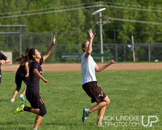 2014 USAU D-I College Champs Saturday Action