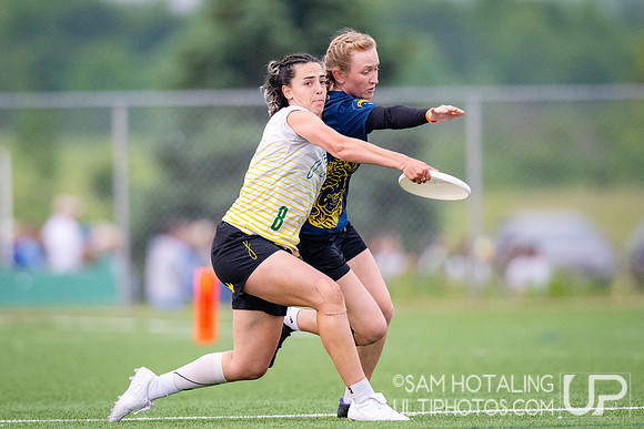 Pool play at USAU D1 College Championships