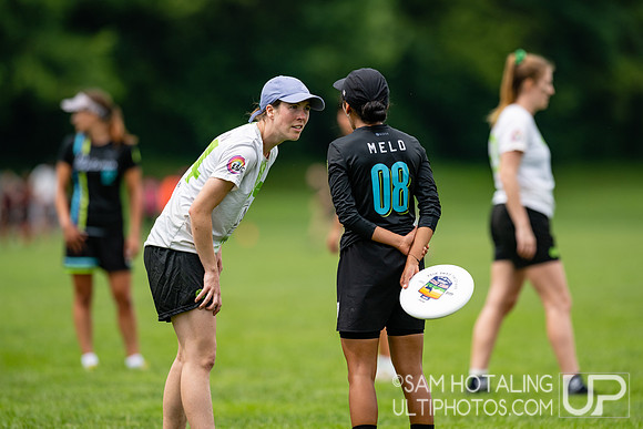 Ellipsis vs La Septima in pool play at World Ultimate Club Championships