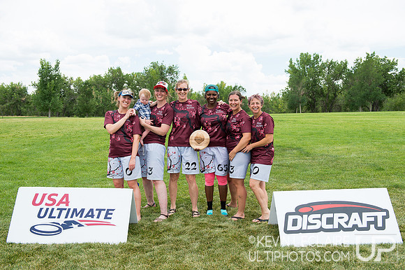 Peak Bloom Women's Grand Masters Spirit Awards Winners Team Phot