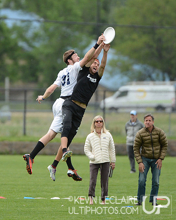 2012 USAU D-I College Championships Friday Action