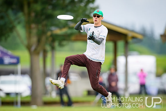 Lewis & Clark Bacchus vs Middlebury Pranksters (M) in finals at USAU D-III College Championships
