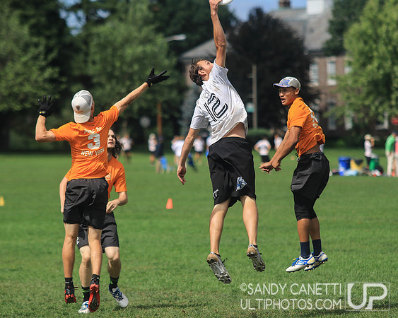 Sunday Action - 2016 USAU Northeast Regionals