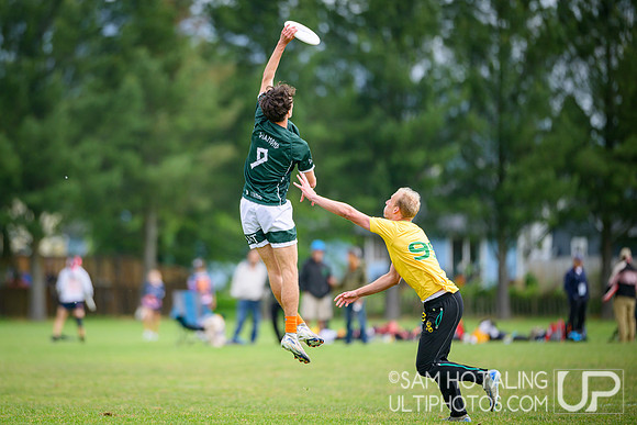 Pool play at USAU D-I College Championships