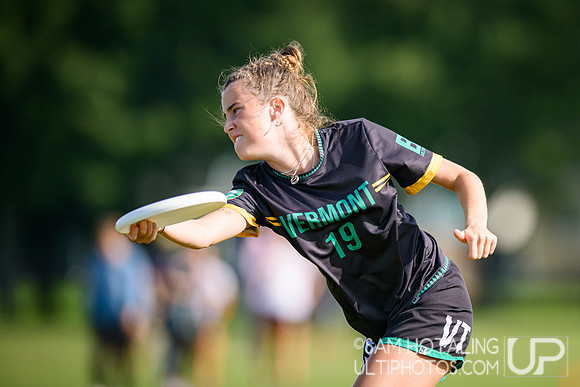 Stanford Superfly vs Vermont Ruckus in pool play at USAU D-I College Championships