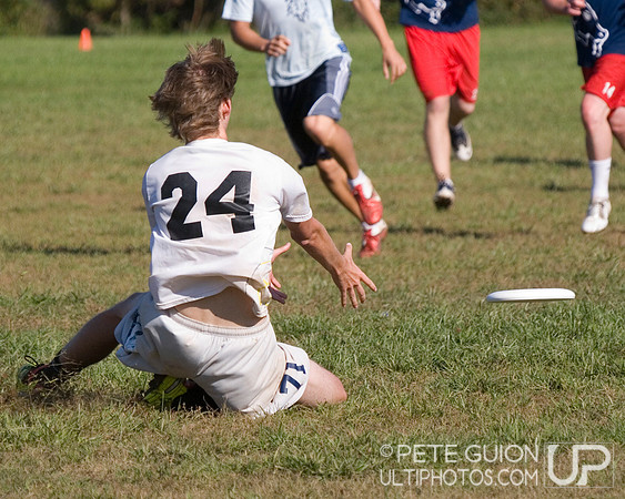 Sunday Round 1 Action -- 2011 Hucks off the Hilltop