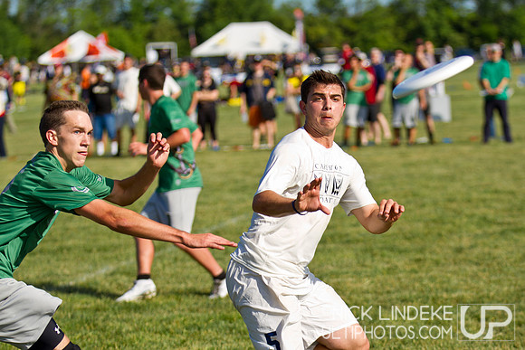 2014 USAU D-I College Champs Friday Action
