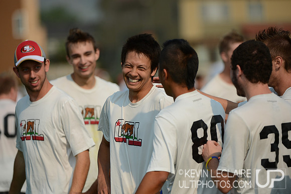 2012 USAU D-I College Championships Saturday Action