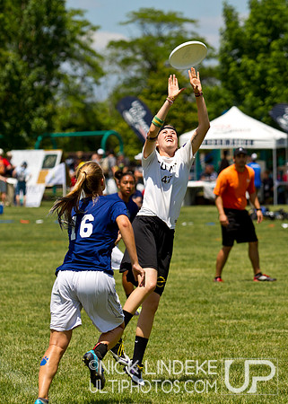 2014 USAU D-I College Champs Saturday Action