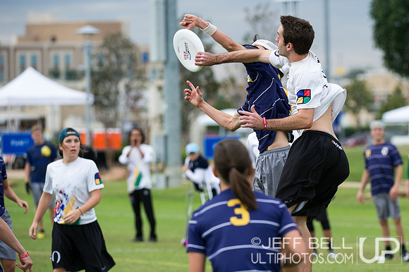 USAU_Nationals_2013_Friday_20131018_130213_JBP4581