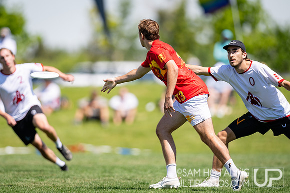 Johnny Bravo vs Truck Stop in semifinals at US International Club Championships
