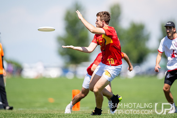 Johnny Bravo vs Truck Stop in semifinals at US International Club Championships