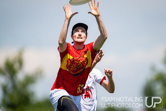 Johnny Bravo vs Truck Stop in semifinals at US International Club Championships