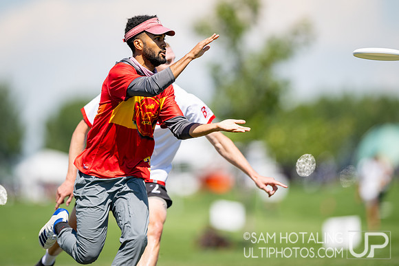 Johnny Bravo vs Truck Stop in semifinals at US International Club Championships