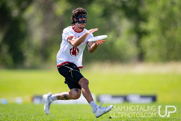 Johnny Bravo vs Truck Stop in semifinals at US International Club Championships