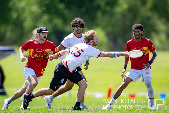 Johnny Bravo vs Truck Stop in semifinals at US International Club Championships