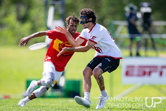 Johnny Bravo vs Truck Stop in semifinals at US International Club Championships