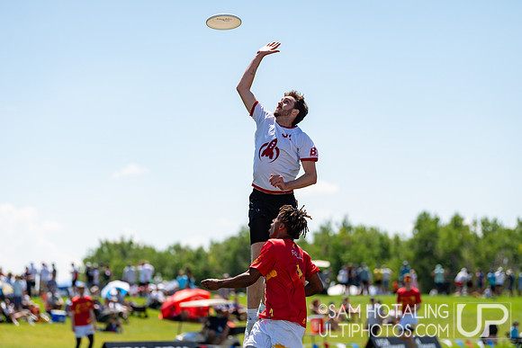 Johnny Bravo vs Truck Stop in semifinals at US International Club Championships