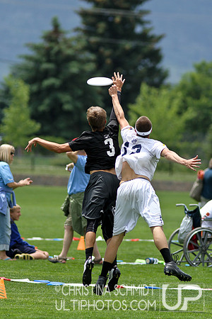 2012 USAU D-I College Championships Friday Round 3 Action