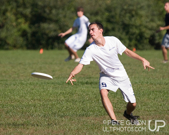 Sunday Round 1 Action -- 2011 Hucks off the Hilltop