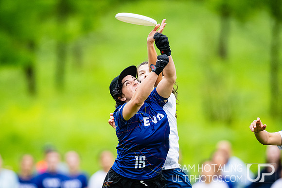 Women’s pool play at USAU DI College Championships