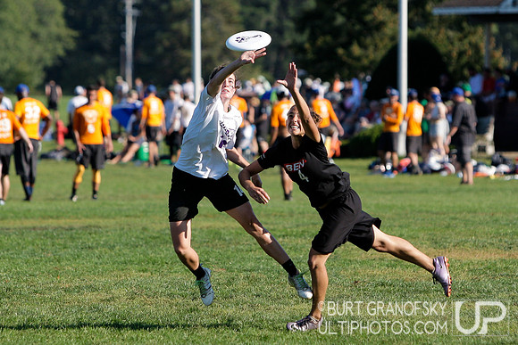 Sunday Action -- 2017 USAU Northeast Regionals