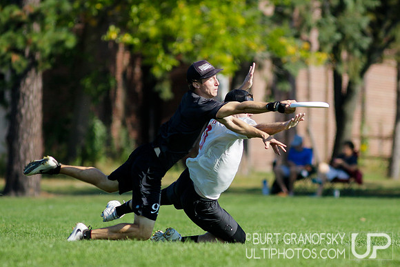 Sunday Action -- 2017 USAU Northeast Regionals