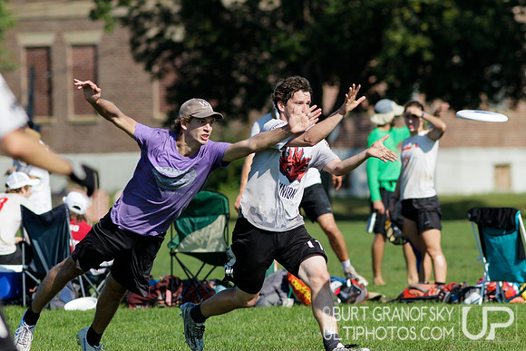 Sunday Action -- 2017 USAU Northeast Regionals