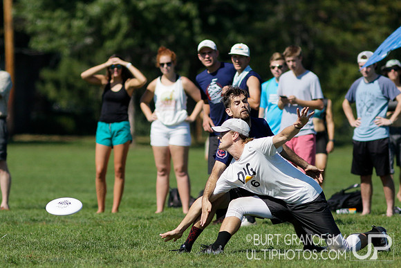 Sunday Action -- 2017 USAU Northeast Regionals