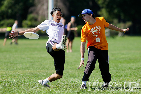 Sunday Action -- 2017 USAU Northeast Regionals