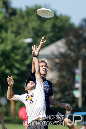 Sunday Action -- 2017 USAU Northeast Regionals