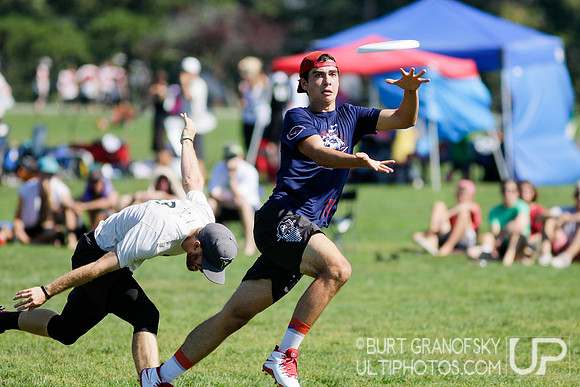 Sunday Action -- 2017 USAU Northeast Regionals