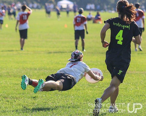 Sunday Action - 2017 USAU Northeast Regionals