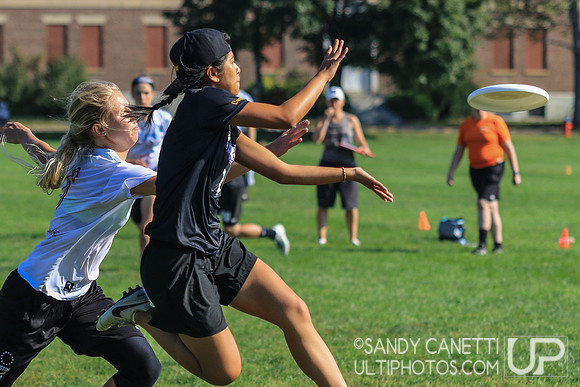 Sunday Action - 2017 USAU Northeast Regionals
