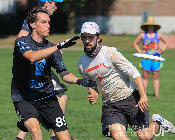 Sunday Action - 2017 USAU Northeast Regionals