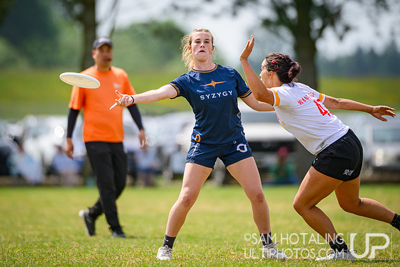 Highlights: quarterfinals at USAU D-I College Championships