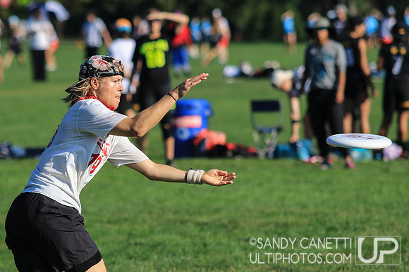 Sunday Action - 2017 USAU Northeast Regionals