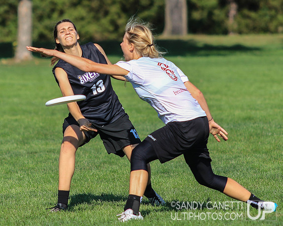 Sunday Action - 2017 USAU Northeast Regionals