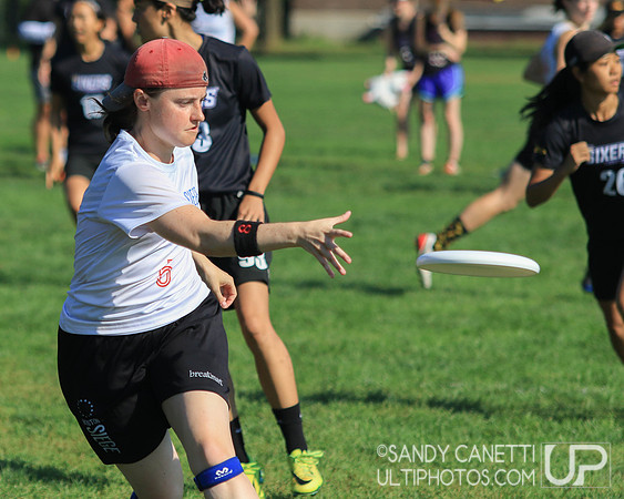 Sunday Action - 2017 USAU Northeast Regionals