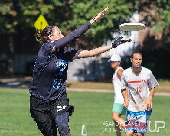 Sunday Action - 2017 USAU Northeast Regionals