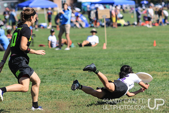 Sunday Action - 2017 USAU Northeast Regionals