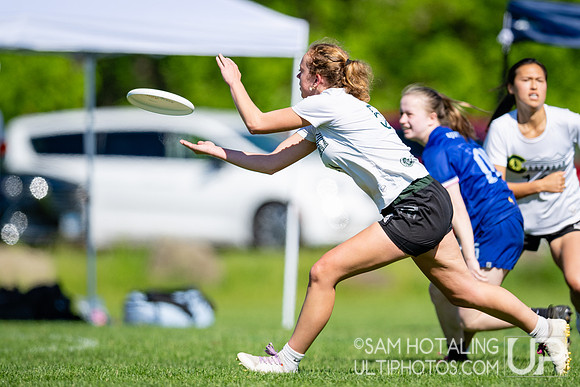 Women’s pool play at USAU DI College Championships