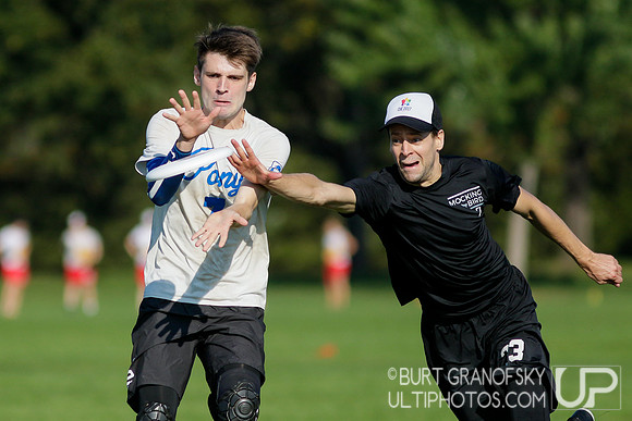 Sunday Action -- 2017 USAU Northeast Regionals