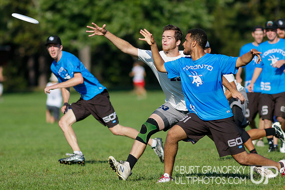 Sunday Action -- 2017 USAU Northeast Regionals